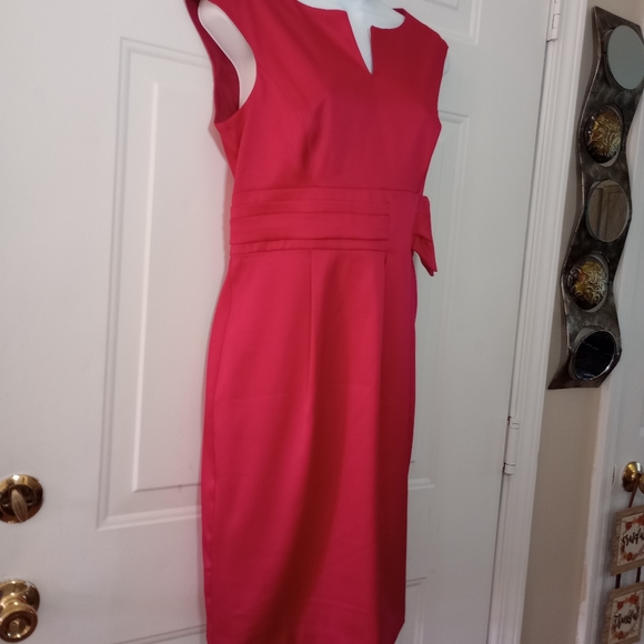 London Time Fushia Dress. Size 8 - Picture 3 of 13